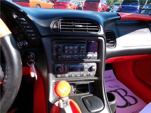 Used 2002 Chevrolet Corvette Convertible w/ Preferred Equipment Group2 image 8