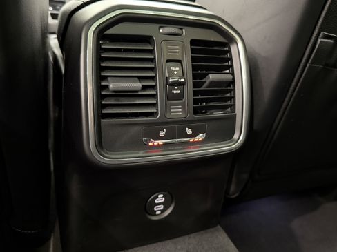 Certified 2025 Porsche Macan image 21