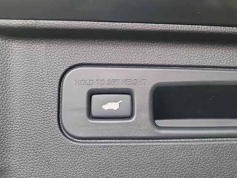 Certified 2025 Honda Pilot Touring image 8