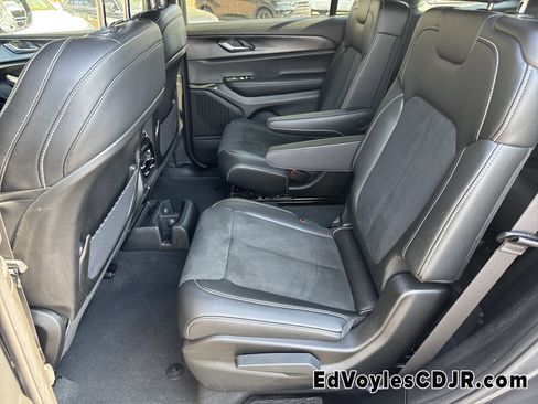 Used 2025 Jeep Grand Cherokee L Altitude image 26