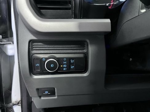 Used 2025 Ford F250 XL w/ XL Chrome Package image 22