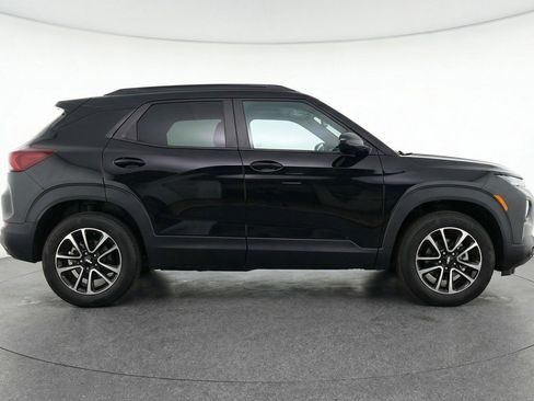 Used 2025 Chevrolet TrailBlazer LT FWD image 11