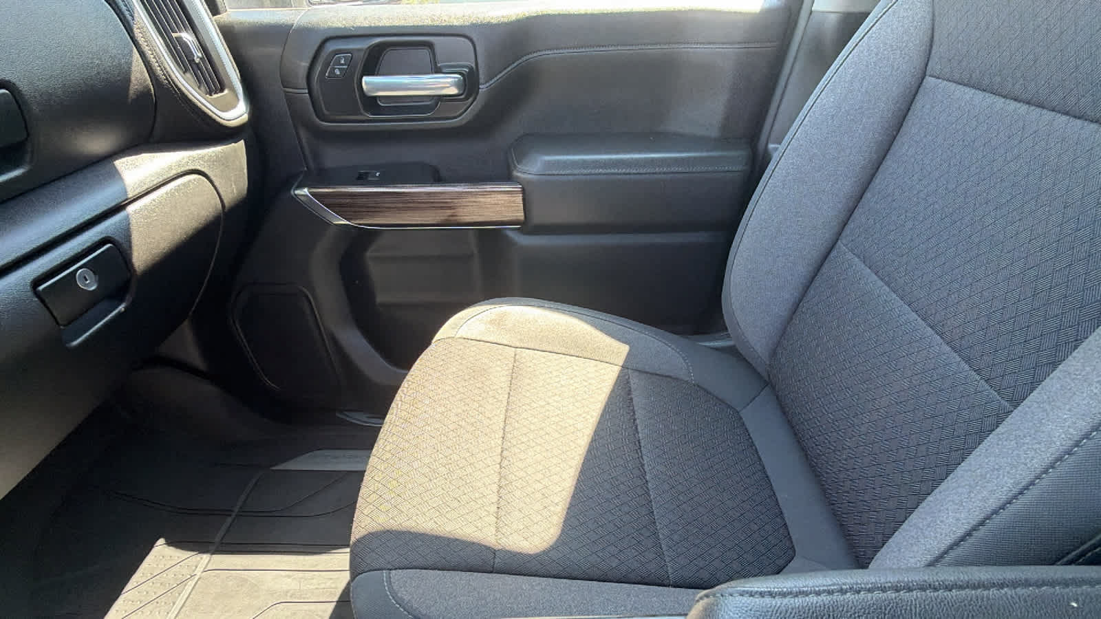 Used 2021 Chevrolet Silverado 2500 LT w/ Fleet Comfort Package AWD/4WD image 12
