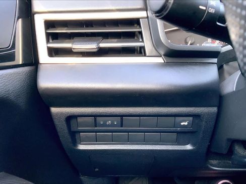 Used 2024 Mitsubishi Outlander SE image 33