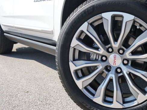Used 2021 GMC Yukon Denali w/ Denali Ultimate Package RWD image 2