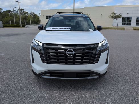 New 2026 Nissan Pathfinder Platinum w/ Cargo Package FWD image 10