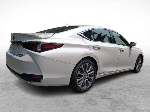 Used 2020 Lexus ES 300h w/ Premium Package FWD image 6