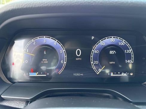Used 2025 Jeep Grand Cherokee Limited RWD image 27