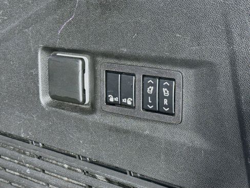 Used 2023 Chevrolet Tahoe Premier RWD image 39