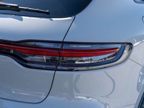 New 2026 Porsche Macan image 14