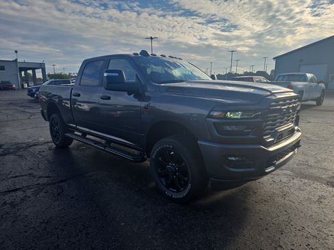 Used 2025 RAM 2500 Big Horn AWD/4WD image 3