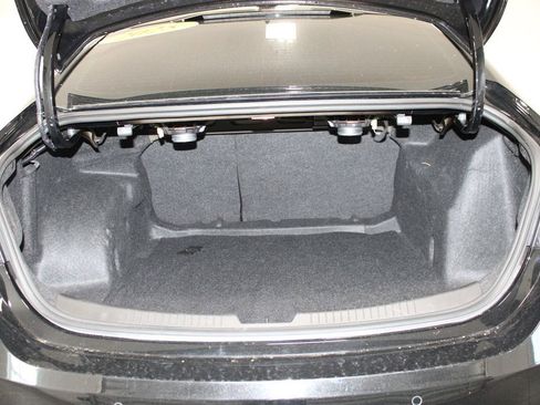 Used 2025 Chevrolet Malibu LT FWD image 9