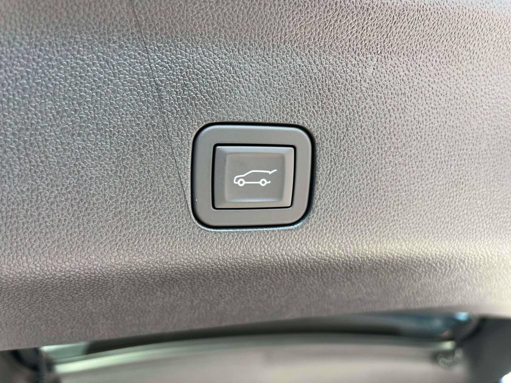 New 2026 GMC Yukon Denali w/ Advanced Technology Package AWD/4WD image 19
