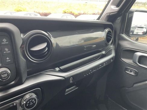 Used 2021 Jeep Wrangler Unlimited Sport image 30