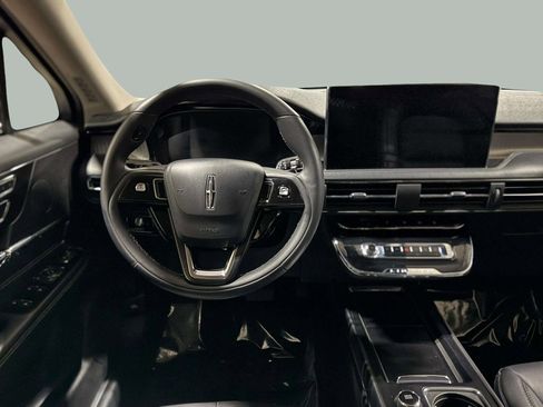 Certified 2023 Lincoln Corsair FWD w/ Rear Removable Package Tray image 17