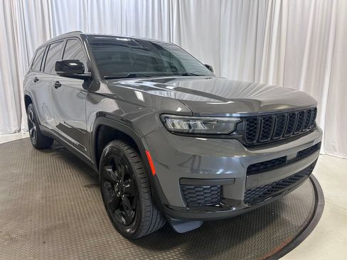 Used 2022 Jeep Grand Cherokee L Laredo AWD/4WD image 24
