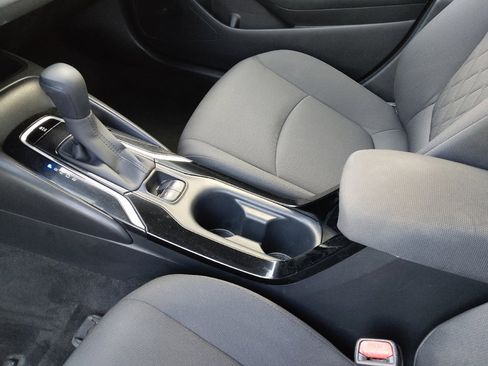 Used 2022 Toyota Corolla LE FWD image 26