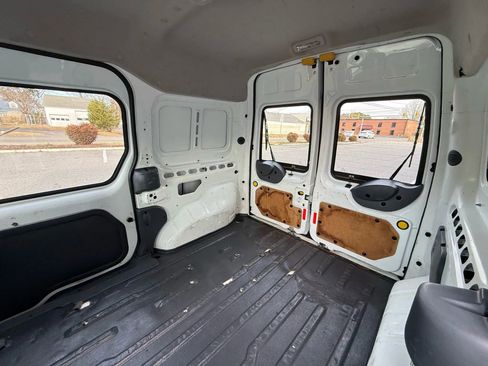 Used 2013 Ford Transit Connect XLT image 35