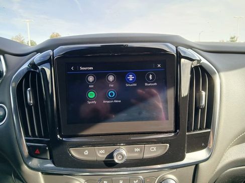 Certified 2023 Chevrolet Traverse LT w/ Rear Camera Mirror Package image 22