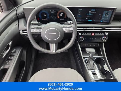 Used 2025 Hyundai Santa Cruz SEL FWD image 14