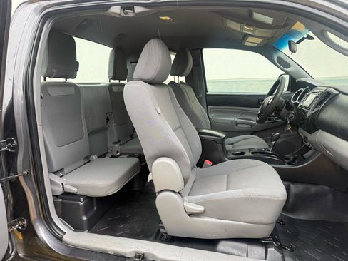 Used 2014 Toyota Tacoma 4x4 Access Cab image 23