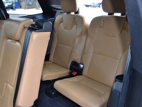 Used 2017 Volvo XC90 T6 Momentum w/ Vision Package image 31