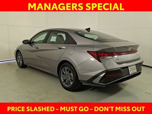 Certified 2024 Hyundai Elantra SEL image 5