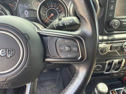Used 2018 Jeep Wrangler Unlimited Sport S AWD/4WD image 18