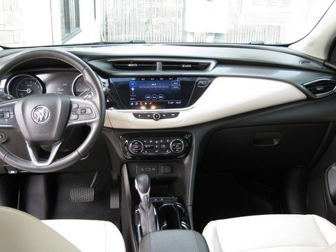 Used 2020 Buick Encore GX Select image 29