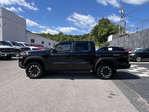 Used 2024 Nissan Frontier PRO-4X w/ Technology Package AWD/4WD image 4