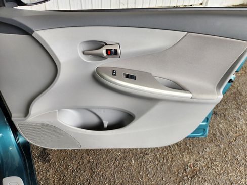 Used 2010 Toyota Corolla LE FWD image 14