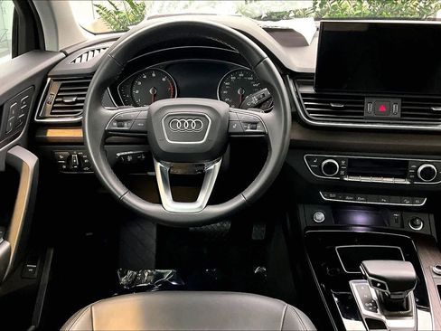 Used 2023 Audi Q5 2.0T Premium w/ Convenience Package image 5