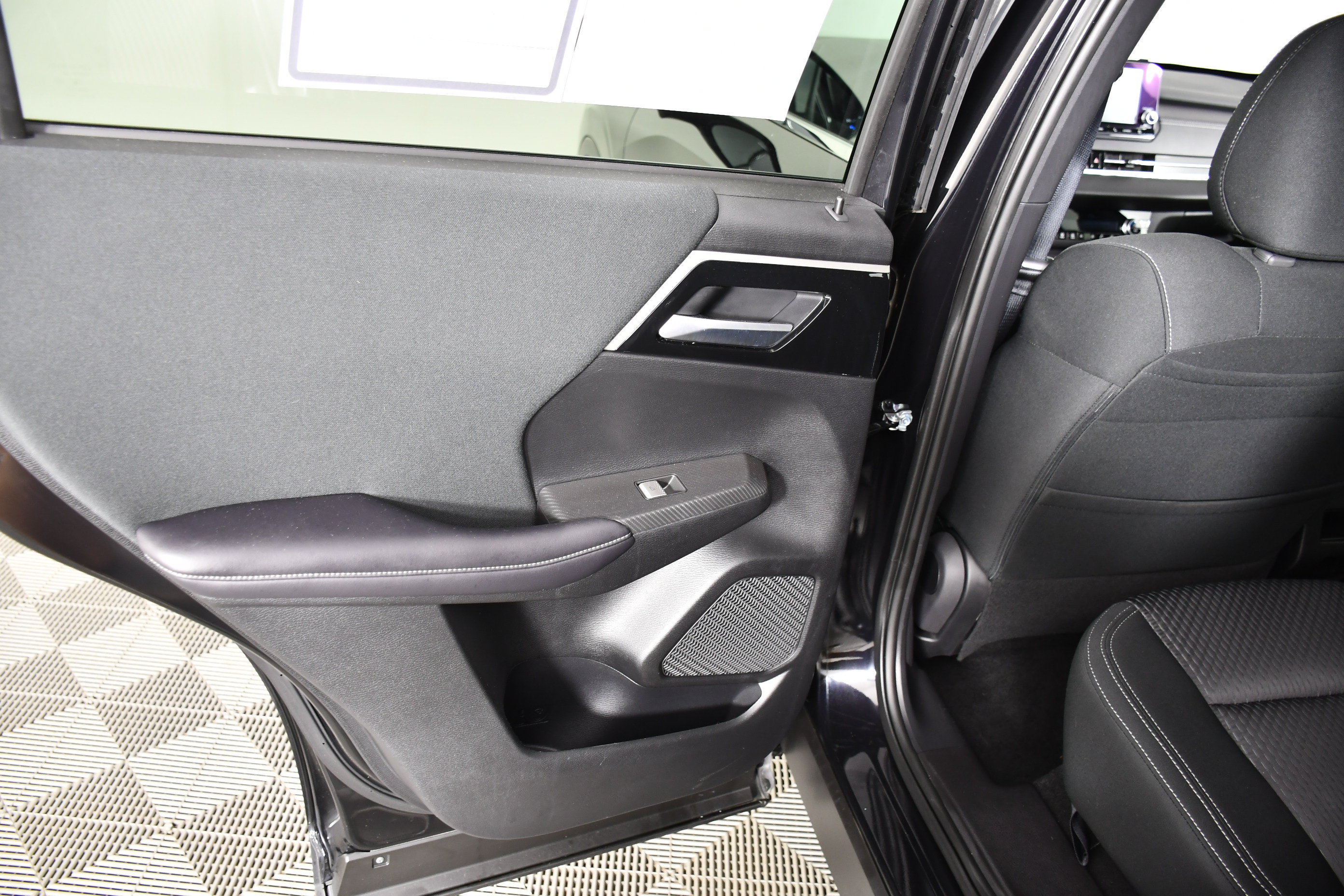 Used 2025 Mitsubishi Outlander ES AWD/4WD image 44