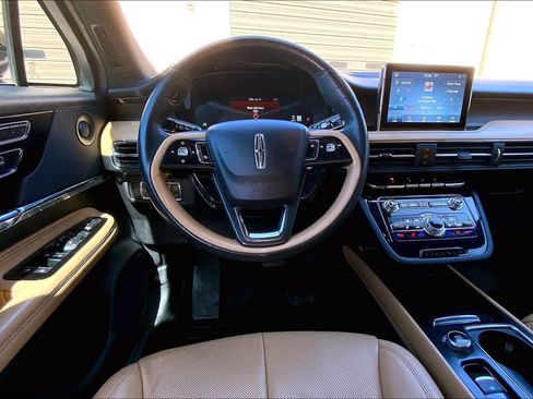 Used 2021 Lincoln Corsair Reserve w/ Equipment Group 201A FWD image 6