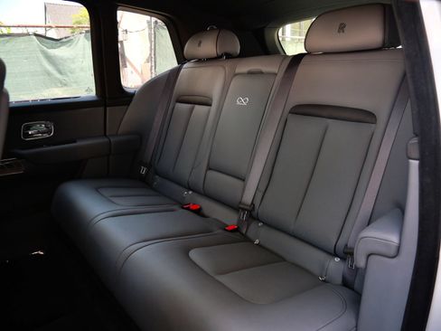 Certified 2026 Rolls-Royce Cullinan Black Badge AWD/4WD image 8