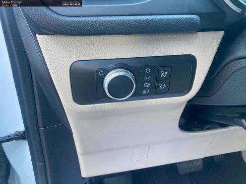 Used 2020 Ford Escape SE FWD image 14