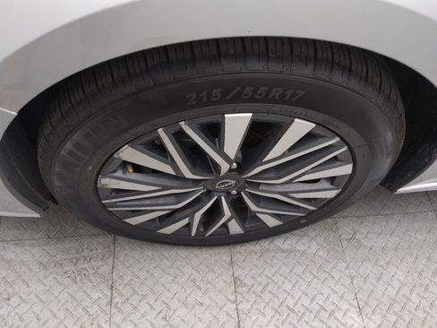 Used 2024 Nissan Altima 2.5 SV image 31