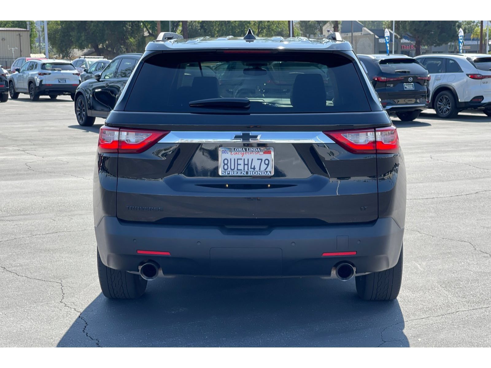 Used 2021 Chevrolet Traverse LT w/ LPO, Blackout Package FWD image 4