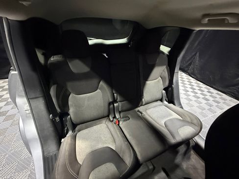 Used 2017 Jeep Cherokee Sport AWD/4WD image 18