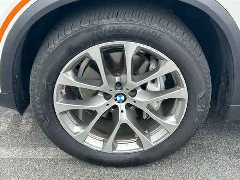 Used 2024 BMW X5 xDrive40i w/ Premium Package AWD/4WD image 9
