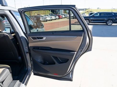 New 2026 Volkswagen Atlas Cross Sport SE image 14