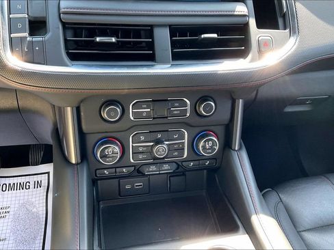 Used 2023 Chevrolet Suburban RST AWD/4WD image 17
