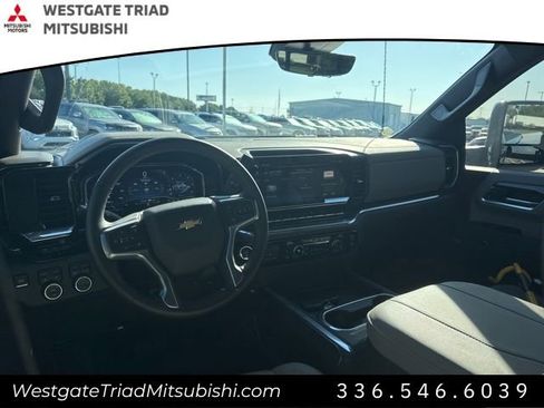 Used 2025 Chevrolet Silverado 2500 LTZ w/ LTZ Premium Package image 15