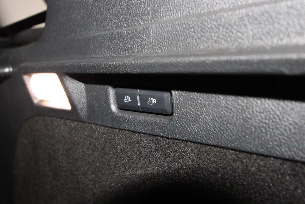Used 2024 Lincoln Corsair AWD w/ Equipment Group 101A image 41