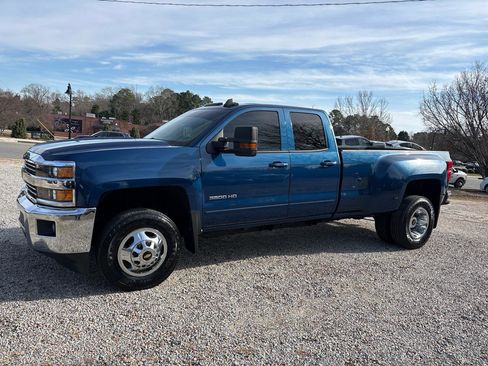 Used 2016 Chevrolet Silverado 3500 LT w/ LT Convenience Package image 2