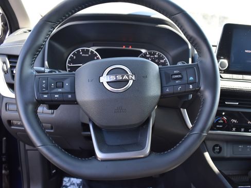 Used 2025 Nissan Rogue SV image 13