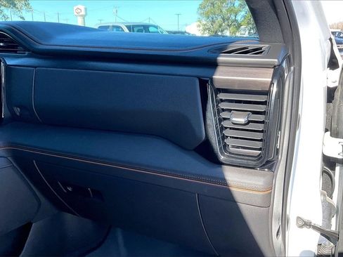 Used 2022 GMC Sierra 1500 AT4 w/ AT4 Premium Package image 23