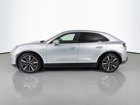 New 2025 Porsche Macan Turbo Electric image 2