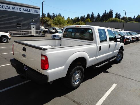 Used 2016 Ford F250 XL w/ Power Equipment Group AWD/4WD image 8