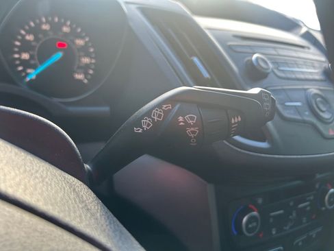 Used 2018 Ford Escape SE image 23